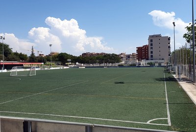 Imatge de la gespa artificial del camp de futbol de Balàfia..