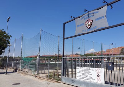 La Paeria renovarà a la tardor el parquet del Barris Nord i la gespa artificial del camp de futbol de Balàfia..