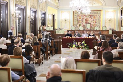 Un nombrós públic ha seguit el pregó de la festivitat de Sant Antoni Abat a Lleida, a càrrec de Carme Ruscalleda..