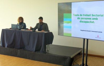 El tinent Carlos Enjuanes ha participat en la Taula de treball sectorial de persones amb discapacitat, que s'ha fet aquest dimarts amb els i les memb….