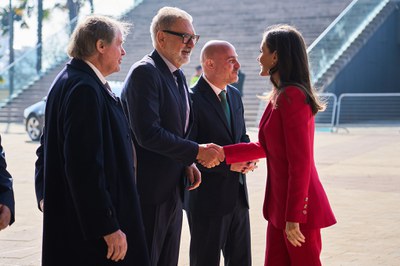 El paer en cap, Fèlix Larrosa, amb el delegat del Govern a Catalunya, Carles Prieto, i el president de la Fundació Princesa de Girona, Francisco Beli….