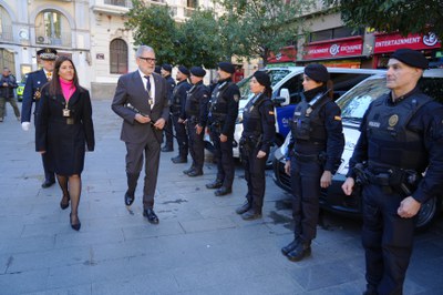 Es actes commemoratius amb motiu de Santa Cecília s’han iniciat a primera hora del matí passant revista als i les agents del cos de la Guàrdia Urbana.