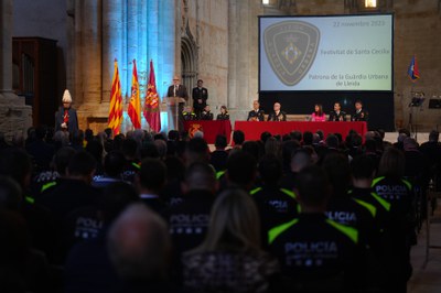 El paer en cap, Fèlix Larrosa, acompanyat de la 3a tinent d’alcalde i regidora de Seguretat, Civisme i Mobilitat, Cristina Morón, i de l’Intendent en….