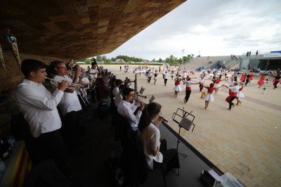 La cobla Ciutat de Manresa va posar música al 73è concurs de colles sardanistes.