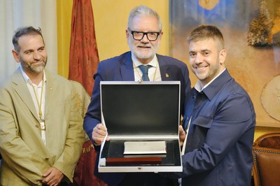 L'alcalde Larrosa, el regidor Blanco i el pregoner d'enguany de les FEstes de la Tardor, Gonzalo Ferreruela..