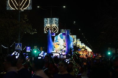 La Cavalcalda és un espectacle itinerant de més de 2km..