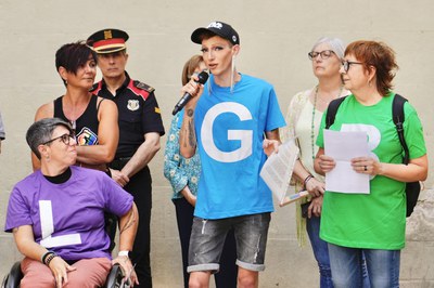 Acte institucional aquesta tarda a la plaça de la Paeria amb Lectura del manifest per part de membres del col·lectiu LGBTI+.