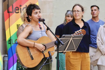 Lectura musicada d'un poema de Maria Mercè Marçal a càrrec de la cantautora lleidatana, Júlia Cruz..