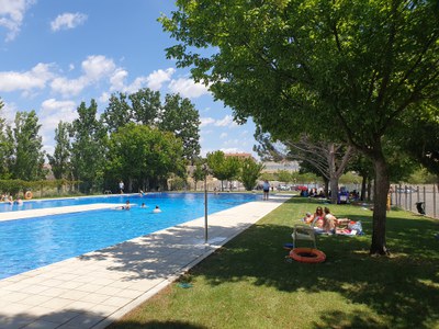 La piscina municipal de Balàfia, oberta al públic des de primera hora del matí.