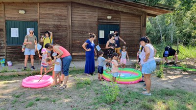 En aquesta ecoactivitat hi han participat unes 100 persones, entre infants i familiars.