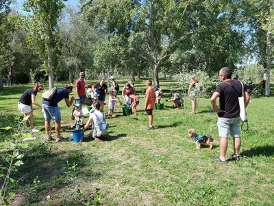 El Centre d’Interpretació de La Mitjana ha acollit avui la tercera edició de Jocs Refrescants, una ecoactivitat organitzada per la Regidoria de Sostenibilitat.