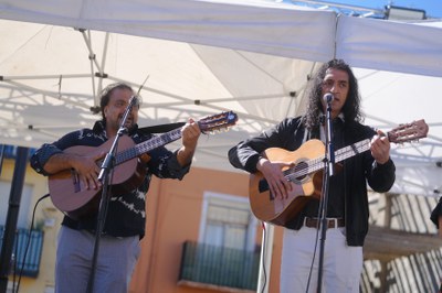 A la plaça Dipòsit el grup musical “La Violeta” ha fet ballar petits i grans a ritme de rumba.