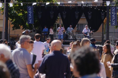 A la pista Panera s’ha celebrat un Ball de Vermut amb música dels anys 60, 70, 80, 90 fins a l’actualitat.