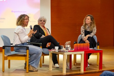 La presentació ha anat a càrrec de Pilar Bosch, regidora de Cultura; Carme Valls, regidora de Balàfia; i Lily Brick, directora.