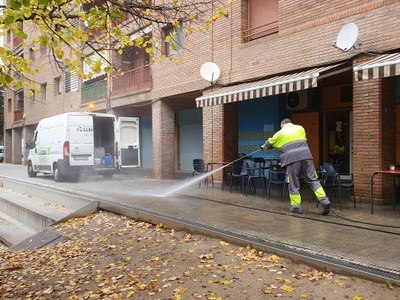 Neteja amb aigua a pressió en aquest Passatge.