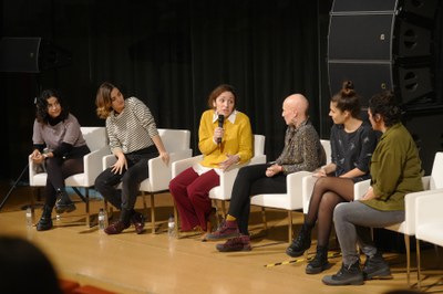 Cinc de les protagonistes del documental "El Sostre Groc" han participat en el col·loqui posterior a la projecció per a alumnes de batxillerat i cicles formatius a Lleida..