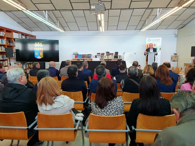 El president de l'EMD de Sucs, Guillem Bonet, ha donat la benvinguda als i les assistents i ha exposat diverses problemàtiques comunes a les EMD de C….