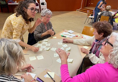 En el taller sobre els usos i necessitats de la futura Casa Lila s'han fet dinàmiques de grup..