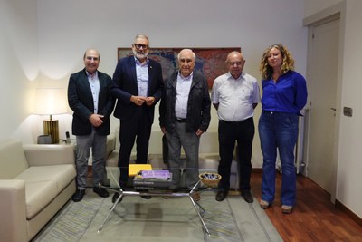 L'alcalde F.Larrosa i la regidora de Promoció de la Ciutat, Pilar Bosch, s'han reunit amb representants de l'Associació d'Empresaris del Polígon El Segre..