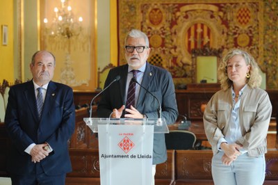 Larrosa i Serrano han explicat els projectes compartits per les dues institucions en matèria de turisme, acompanyats per la regidora de Promoció de l….