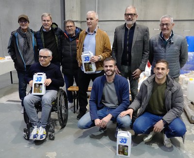 L’alcalde de Lleida, Fèlix Larrosa, ha acompanyat els promotors de la iniciativa en un acte que s’ha celebrat a la fàbrica de cervesa artesana Click&….