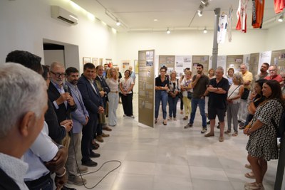 Una exposició commemorativa repassa els 100 anys d’història de la Federació Catalana de Bàsquetbol.