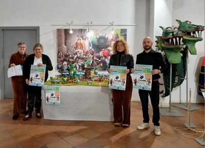 Pilar Bosch ha presentat la gimcana familiar Lleida Click a la Casa dels Gegants, on s'ha instal·lat un dels diorames.