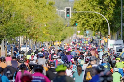 Unes 1.200 persones han participat en la pedalada.