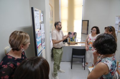 El regidor de Joventut, Educació i Ocupació, Xavier Blanco, ha visitat aquest dijous diferents equipaments de la Mariola.