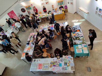 Cientos de personas han participado hoy los talleres, charlas, exposiciones, firmas y actividades diversas en torno al Festival de Gráfica Efercescente PATAC.