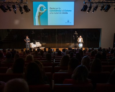 Jornada sobre la Convivencia y el Civismo en la ciudad de Lleida, este martes por la mañana, en la Llotja..